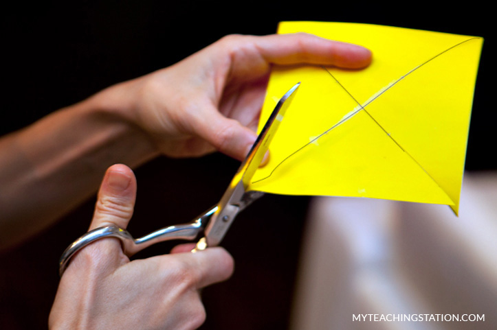 Cutting pinwheel paper